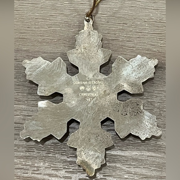 Sterling silver Gorham snowflake Christmas ornament pre-owned good condition '97 - Picture 4 of 4